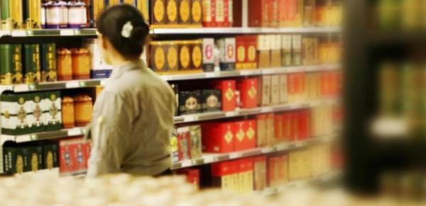 街邊“現烤現賣”的酒都是純糧食白酒?真相如何?釀酒30年的老師傅道出實情 街邊“現烤現賣”的酒都是純糧食白酒?真相如何?釀酒30年的老師傅道出實情