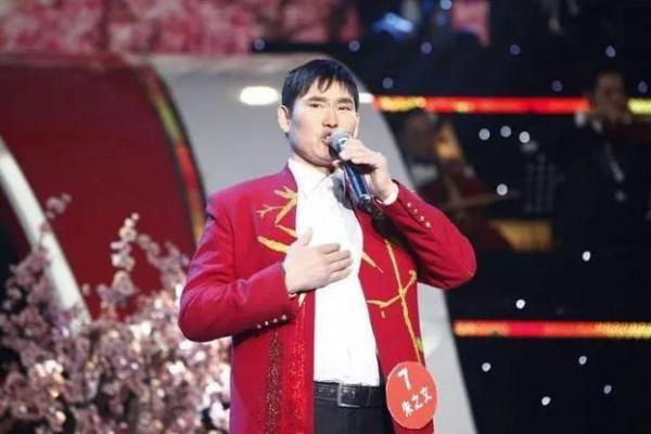 大衣哥的女兒出嫁了,小夥長得英俊瀟灑!還是個文化人 大衣哥的女兒出嫁了,小夥長得英俊瀟灑!還是個文化人