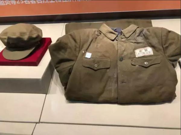 1951年黃祖炎被刺殺，毛主席一月三次批示，到墓前祭拜時流淚不止