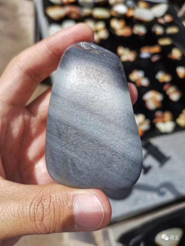 國慶假期去和田巴扎買玉,市場情況是這樣的…… 國慶假期去和田巴扎買玉,市場情況是這樣的……