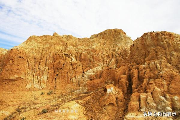 最美的雅丹地貌：五彩灘