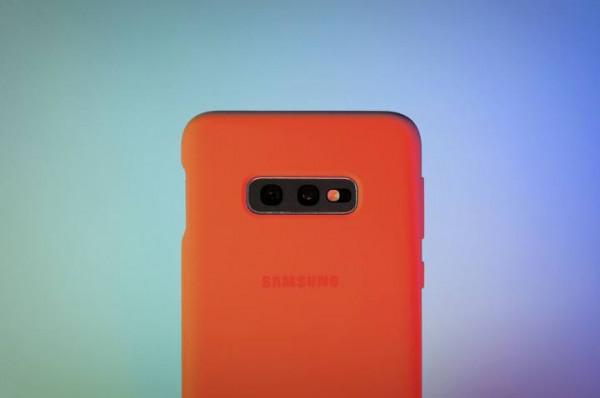 最後的真·小屏安卓旗艦——S10e 還能有先於時代的輝煌嗎