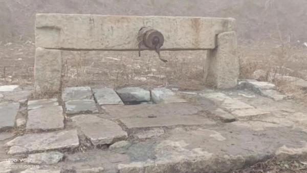 觀雞寺旁龍泉井