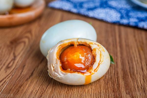 建議中老年人：冬季多吃4種健康食物，好吃不貴，對身體好