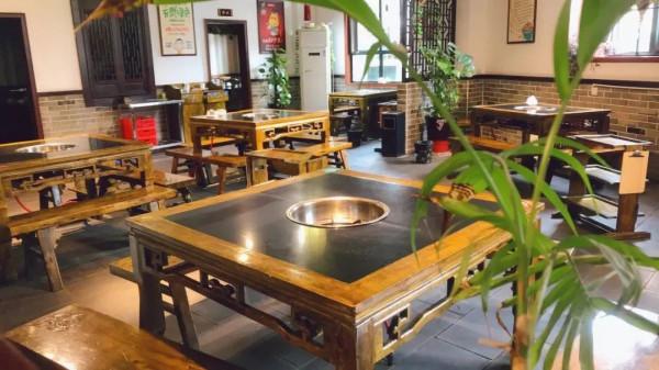 三年前,他靠玩蘭獲利上百萬元,後來轉行投資餐飲,最終血本無歸 三年前,他靠玩蘭獲利上百萬元,後來轉行投資餐飲,最終血本無歸