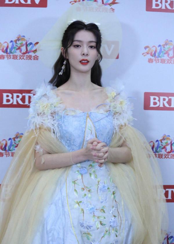 北京春晚路透：王鷗像大白菜、李沁生圖顯老，AB戴婚戒破婚變傳聞