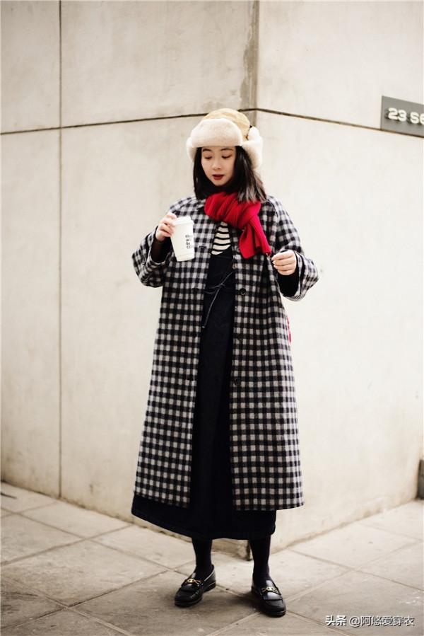 冬天穿“大衣”最好少配靴子,今年流行這樣來穿,時髦顯瘦又洋氣 冬天穿“大衣”最好少配靴子,今年流行這樣來穿,時髦顯瘦又洋氣