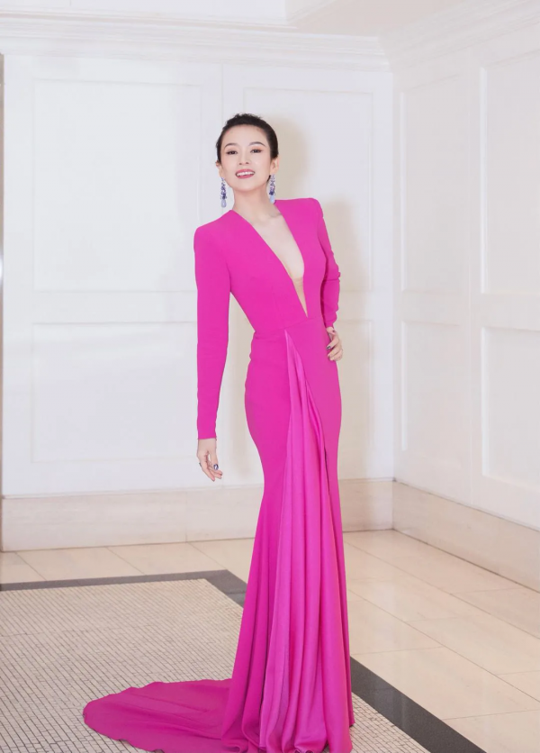 7位“紅毯殺手”，倪妮從不出錯，章子怡高貴大氣，鞏俐碾壓眾星