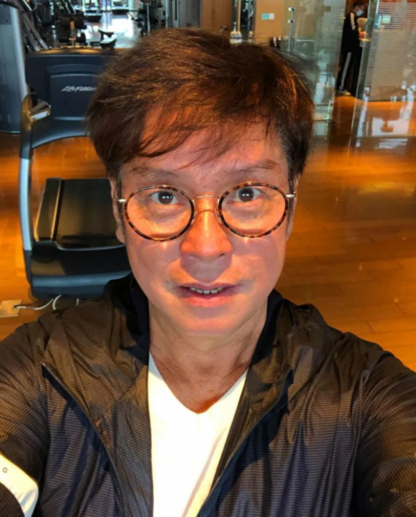 4位香港歌壇天王的“退潮”:癱瘓靠救濟、跳樓自殺、私下生子 4位香港歌壇天王的“退潮”:癱瘓靠救濟、跳樓自殺、私下生子