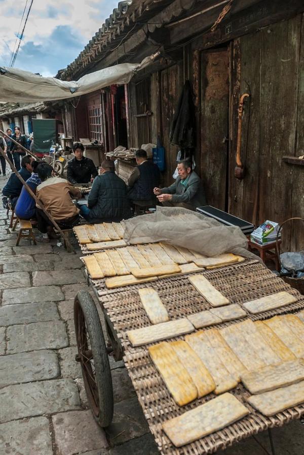 上帝愛雲南，我愛在雲南石屏，吃豆腐