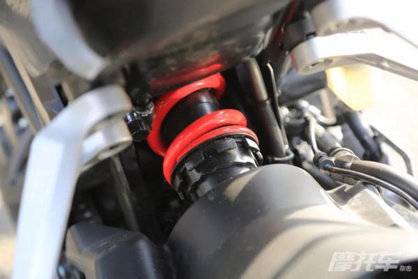 中杯“咖啡”嘗一下,實拍解析Honda CB300R 中杯“咖啡”嘗一下,實拍解析Honda CB300R