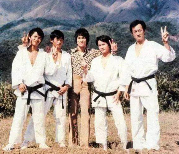 2003年，李連杰《致命搖籃》跳樓價值一億，替身國建勇拿走多少錢