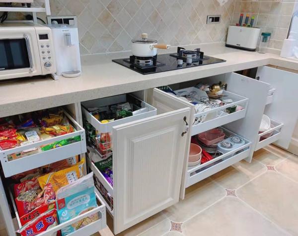 80歲老人囤舊物導致家裡變“垃圾堆”,看了這個家的佈置後淚目了 80歲老人囤舊物導致家裡變“垃圾堆”,看了這個家的佈置後淚目了