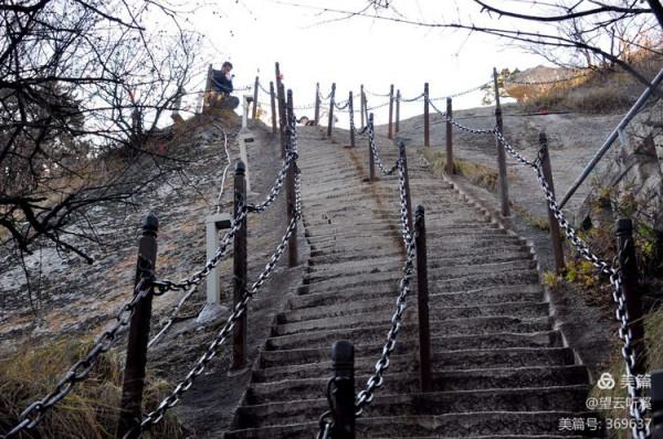 乘坐西峰索道上華山