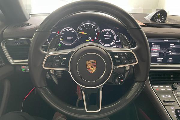 修車修了110萬的保時捷已被保險公司拉黑，車商大言不慚：小事故