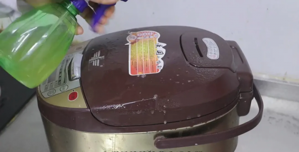 牙膏加啤酒這麼厲害,好多人都不明白它的作用,看完我也試一試 牙膏加啤酒這麼厲害,好多人都不明白它的作用,看完我也試一試