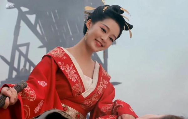 五官亂飛就別硬演“美強慘”人設，5位演員告訴你啥叫瘋批美人