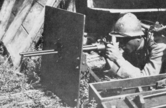 每分鐘射速3000發！跑車王國的傳奇輕武器，全世界第一把衝鋒槍