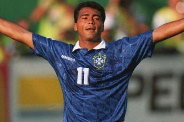 梅西都是隊裡大高個，世界足球歷史最矮11人超級陣容，誰能擋我？