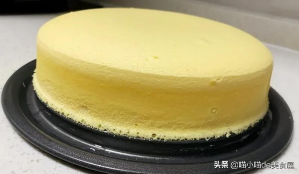 蒸酸奶蛋糕，4個雞蛋，一碗麵粉，教你在家做最近超火的蛋糕