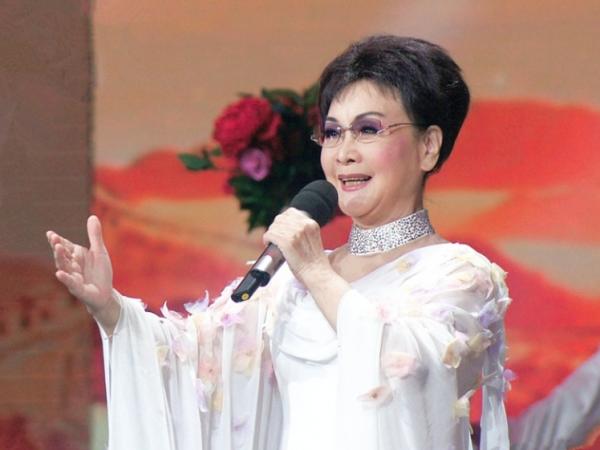 《我的祖國》詞作者喬羽：與周總理對飲不醉，住院時讓輸五糧液