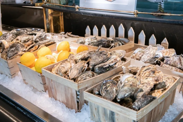 龍蝦烤肉堆成山，上百種甜點乳酪，這家法國自助餐廳能把人饞哭