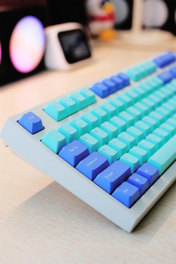 畢業級鍵盤，大L藍芽無線荷本配色 Leopold FC980MBT