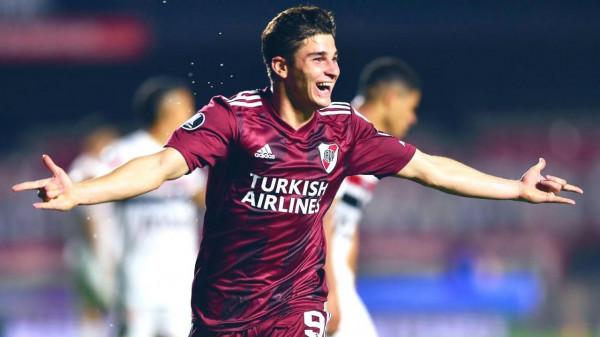 14場造17球，21歲阿根廷鋒線天才閃耀！身價2000萬歐元成豪門獵物