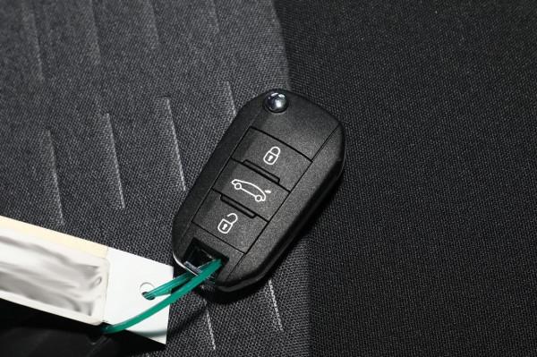 個性化設計，發動機卻是三缸，這款車如何？評測雪鐵龍C3L