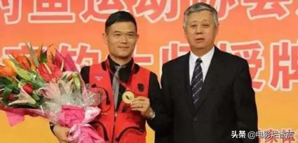 90年代放棄20萬年薪專職釣魚，“中國釣王”鄧剛，現在怎麼樣了？