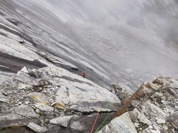 遊記 | 自由扶梯上,你自在如風——挑戰婆繆峰始末 遊記 | 自由扶梯上,你自在如風——挑戰婆繆峰始末