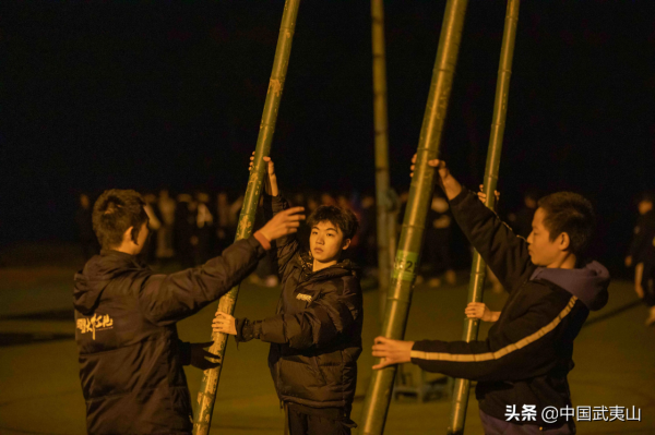 武夷山印象大紅袍:誰說浪漫只是兩個人的事,來看什麼叫“一群人”的浪漫! 武夷山印象大紅袍:誰說浪漫只是兩個人的事,來看什麼叫“一群人”的浪漫!