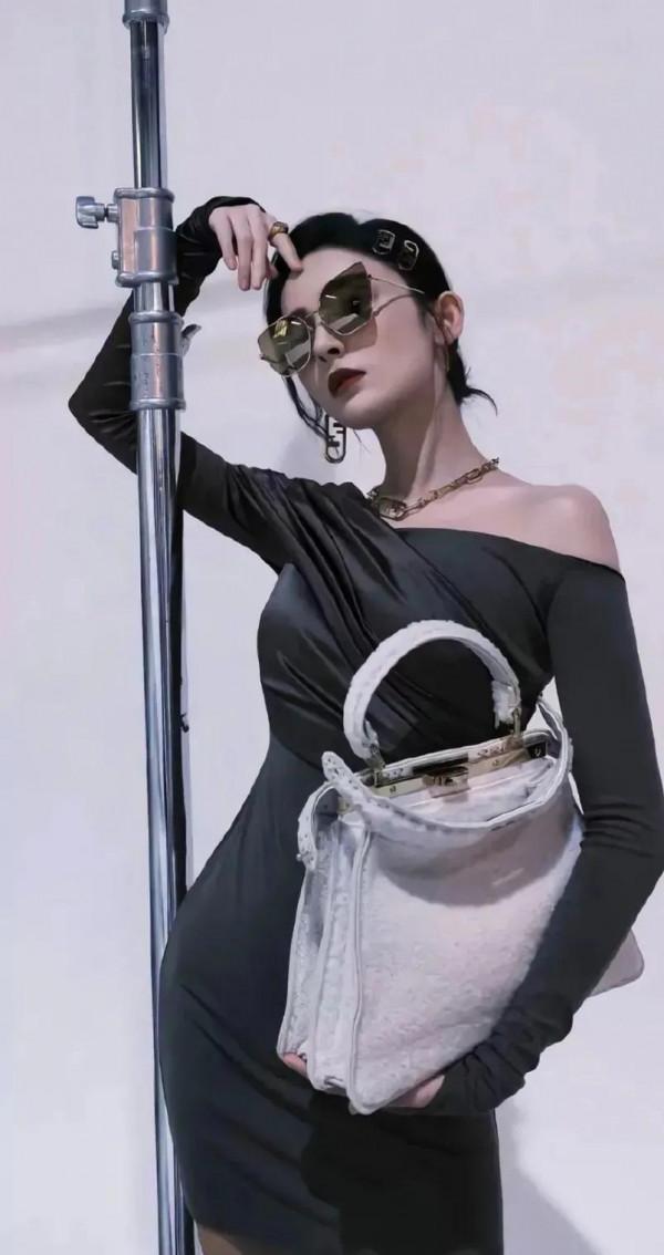 魅力四射古麗娜扎 魅力四射古麗娜扎