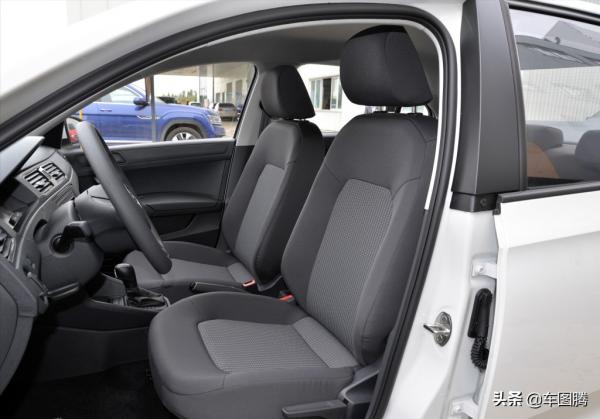 新老三樣大對決 大眾桑塔納對比雪佛蘭科魯澤，誰能拔得頭籌？