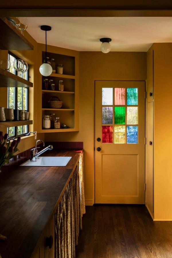 沒有一面白牆的家，復古鮮豔色彩賦予無窮魅力，開啟感受美的雷達