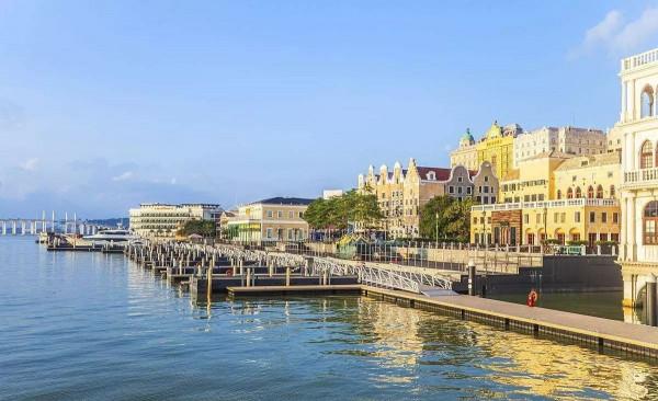 賭王何鴻燊眼中的紅人,帶著九個孩子獨闖澳門,致力於慈善事業 賭王何鴻燊眼中的紅人,帶著九個孩子獨闖澳門,致力於慈善事業