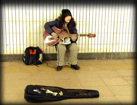 農村網紅歌手創辦的牙膏公司，以6000萬元被收購，她是如何做到的