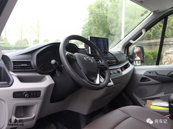 大通V90改裝升級！衛航V590房車重磅推出，到底新在哪兒？