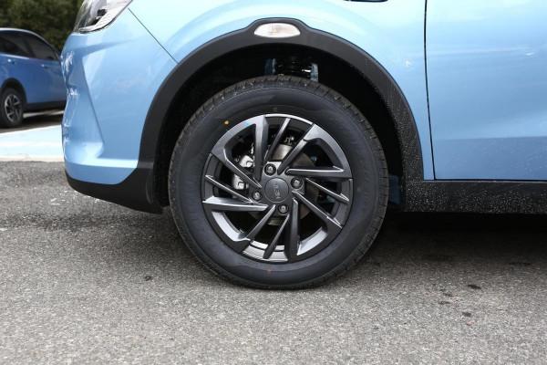 低價SUV，門檻5.99萬、最大續航401km，哪吒V適合家庭代步嗎？