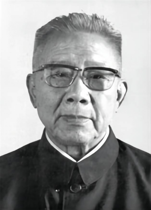 紅13軍政委建國前3個月去世，兩個女兒皆是才女