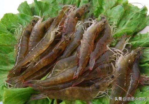 人到中老年，常吃這6種食物鈣鋅鐵豐富，腰好腿好精神好，真舒坦