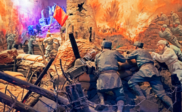 母親得知兒子參軍後犧牲悲痛欲絕，17年後一中將來信：請娘來京