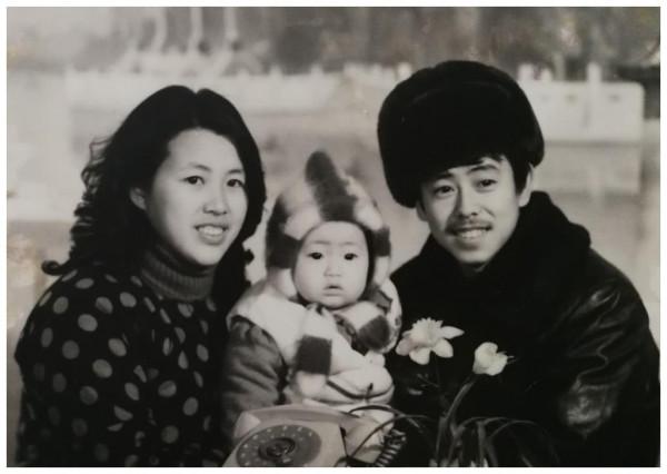 父親是歪瓜裂棗，女兒卻貌美如花？這7位星二代的長相好奇妙