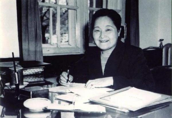 她是首任司法部長,為國奉獻一生,活了85歲,逝世前捐出全部家產 她是首任司法部長,為國奉獻一生,活了85歲,逝世前捐出全部家產