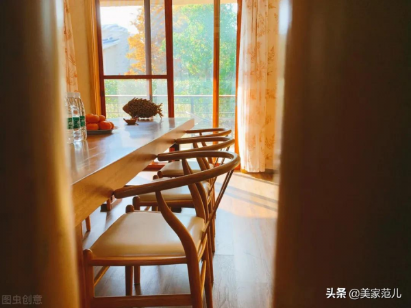 如何在餐廳空間中進行色彩搭配？