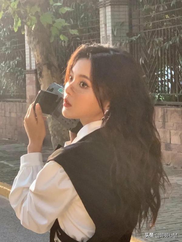 楊超越，膚白貌美、可愛甜美、古靈精怪，好看的女孩子誰不愛呢