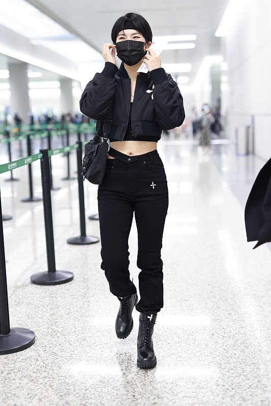 姚安娜終於找到適合自己的風格,穿的服裝很帥氣,看著也顯瘦 姚安娜終於找到適合自己的風格,穿的服裝很帥氣,看著也顯瘦