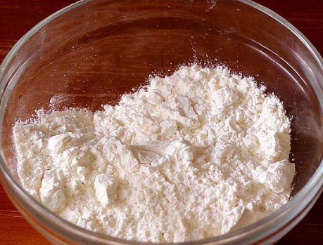 烙餅怎樣做柔軟層還多？有人加雞蛋，有人開水和麵，其實都不對