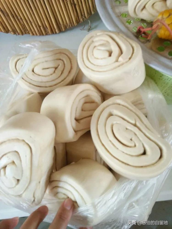 去鎮上的養老院看望奶奶，看到同室老人的光景，我心裡一陣陣酸澀