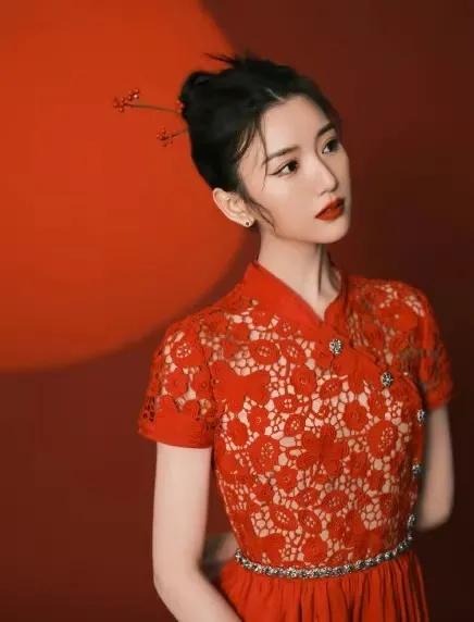 毛曉彤紅了